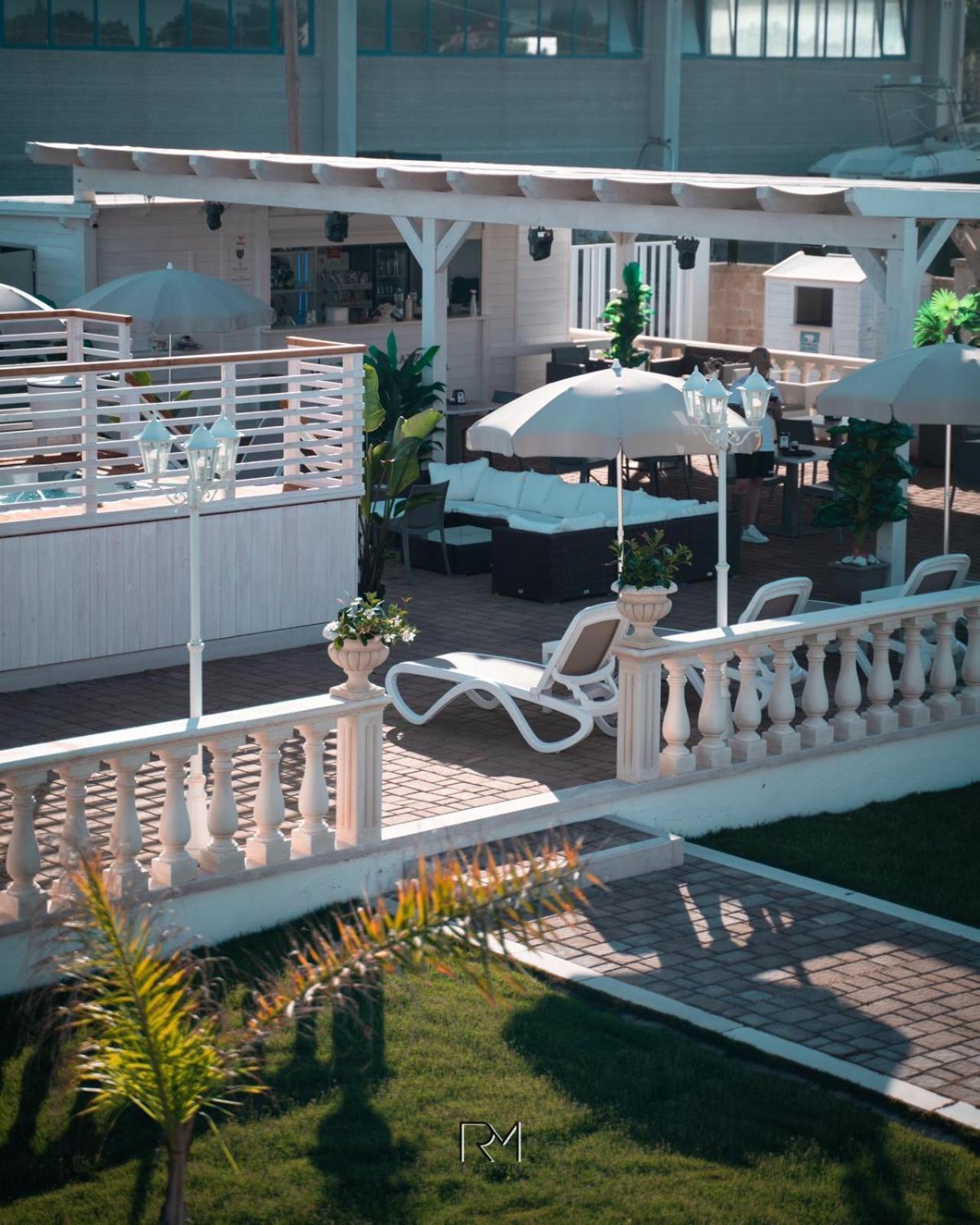 La Palazzina Bed & Breakfast Porto Cesareo Exterior photo